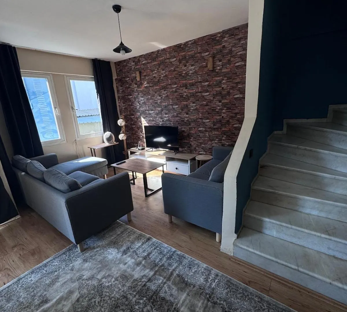 Contatos de Holiday Home In Stylish And Peaceful Center